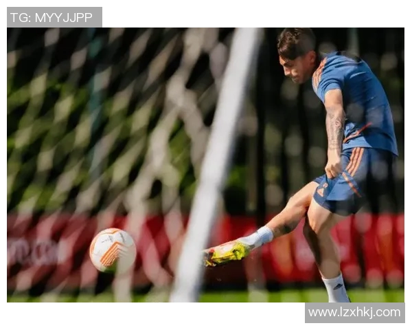 足球明星倒钩进球瞬间的精彩画作展示与创作技巧分享