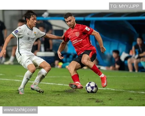 足球明星踢球技巧全解析视频教你掌握绝佳足球技巧与战术应用