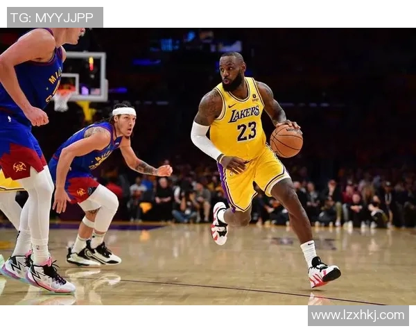 湖人队与步行者队激战正酣谁能在这场对决中笑到最后 湖人队与步行者队激战正酣谁能在这场对决中笑到最后